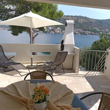 Apartment Zvonko Rogoznica (Sibenik-Knin)